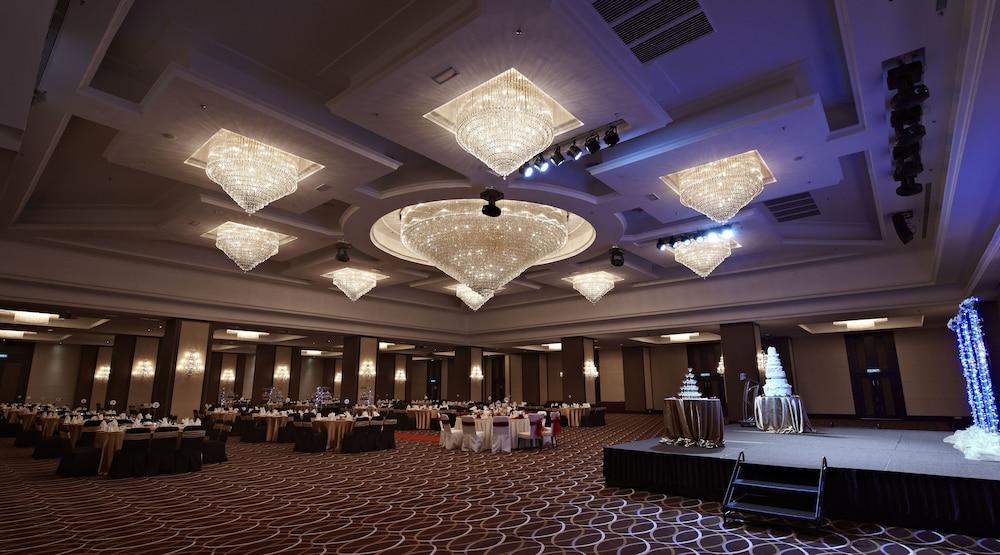 Hatten Hotel Melaka Eksteriør billede The Grand Ballroom