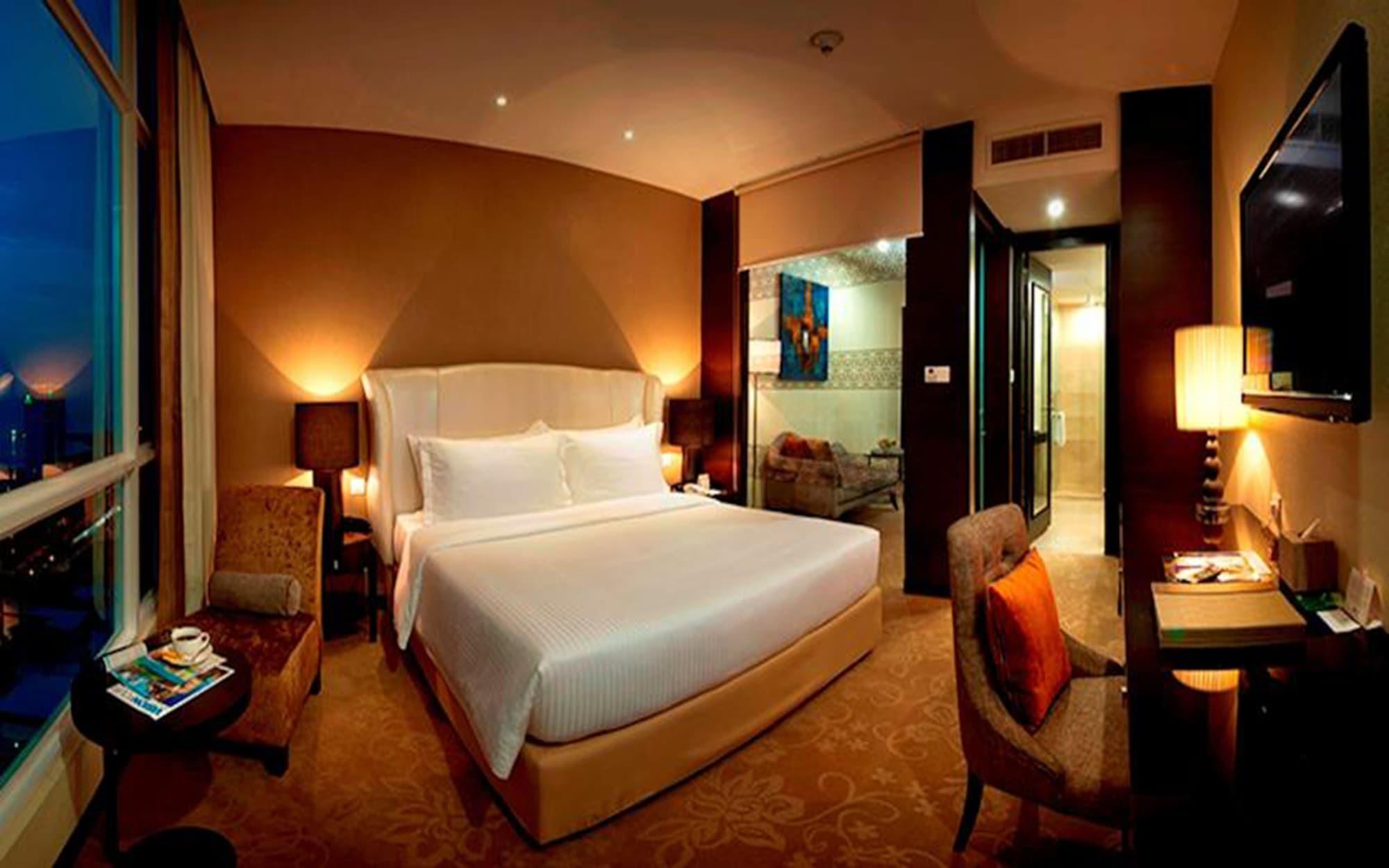Hatten Hotel Melaka Eksteriør billede A room at the hotel