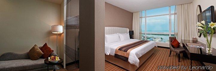 Hatten Hotel Melaka Eksteriør billede A bedroom at the hotel