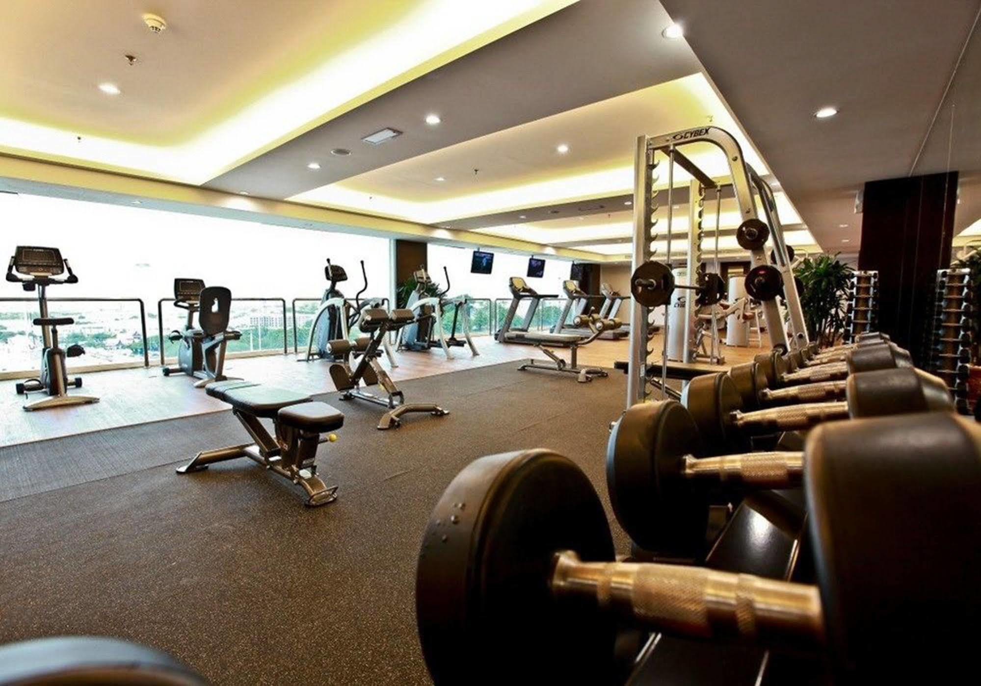 Hatten Hotel Melaka Eksteriør billede The gym at the Shangri-La Kuala Lumpur