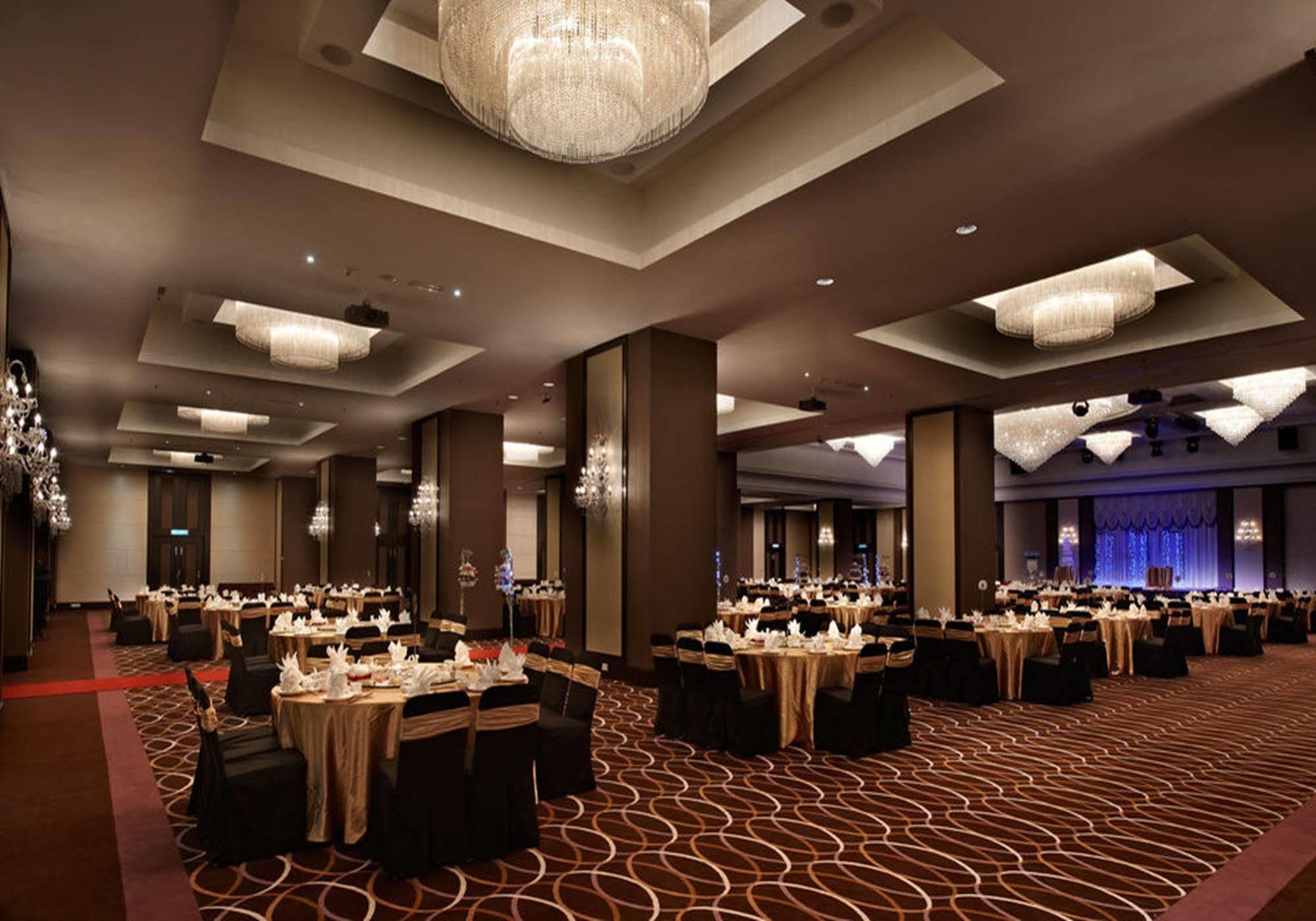 Hatten Hotel Melaka Eksteriør billede The Grand Ballroom
