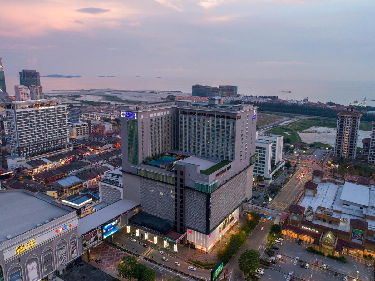 Hatten Hotel Melaka Eksteriør billede The hotel in 2019