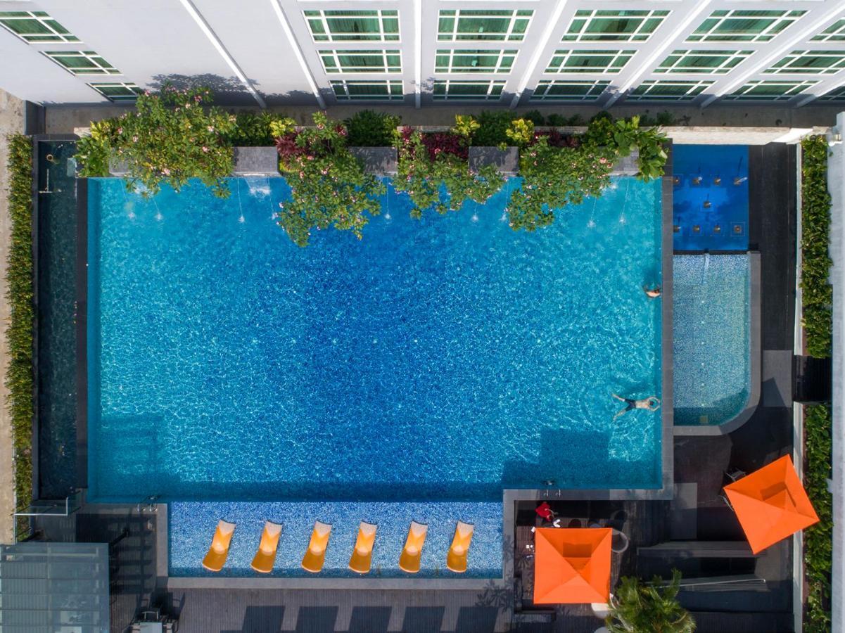 Hatten Hotel Melaka Eksteriør billede Aerial view of the pool at the hotel