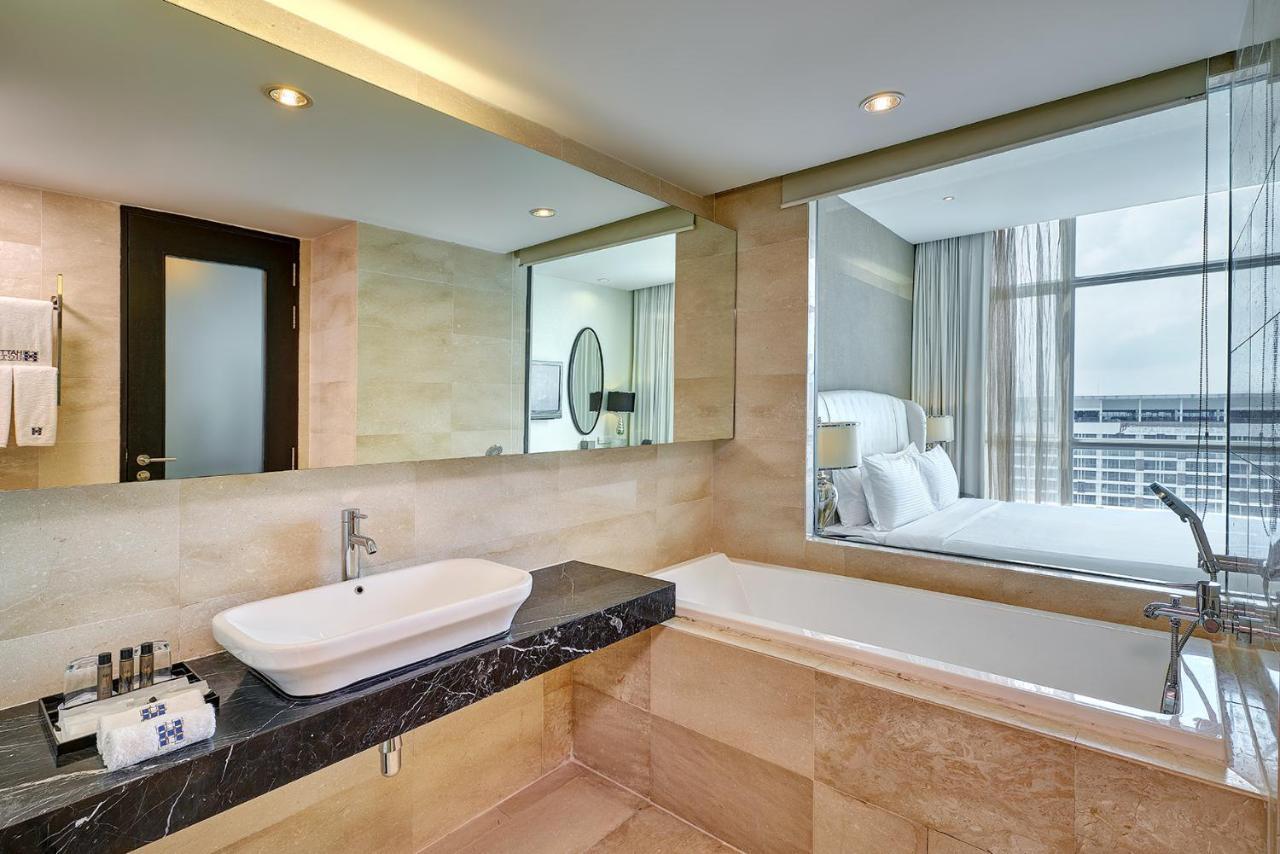Hatten Hotel Melaka Eksteriør billede Bathroom