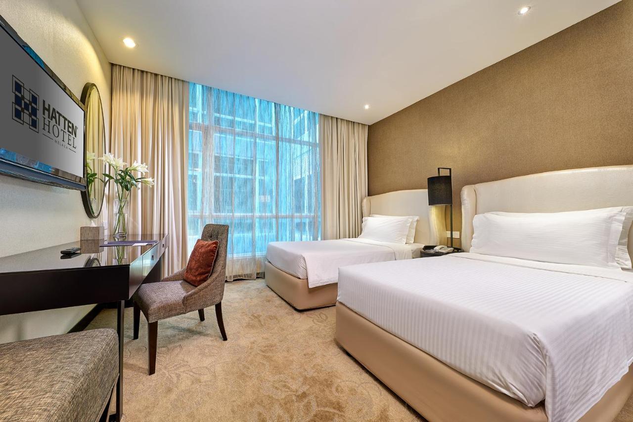 Hatten Hotel Melaka Eksteriør billede Deluxe Room
