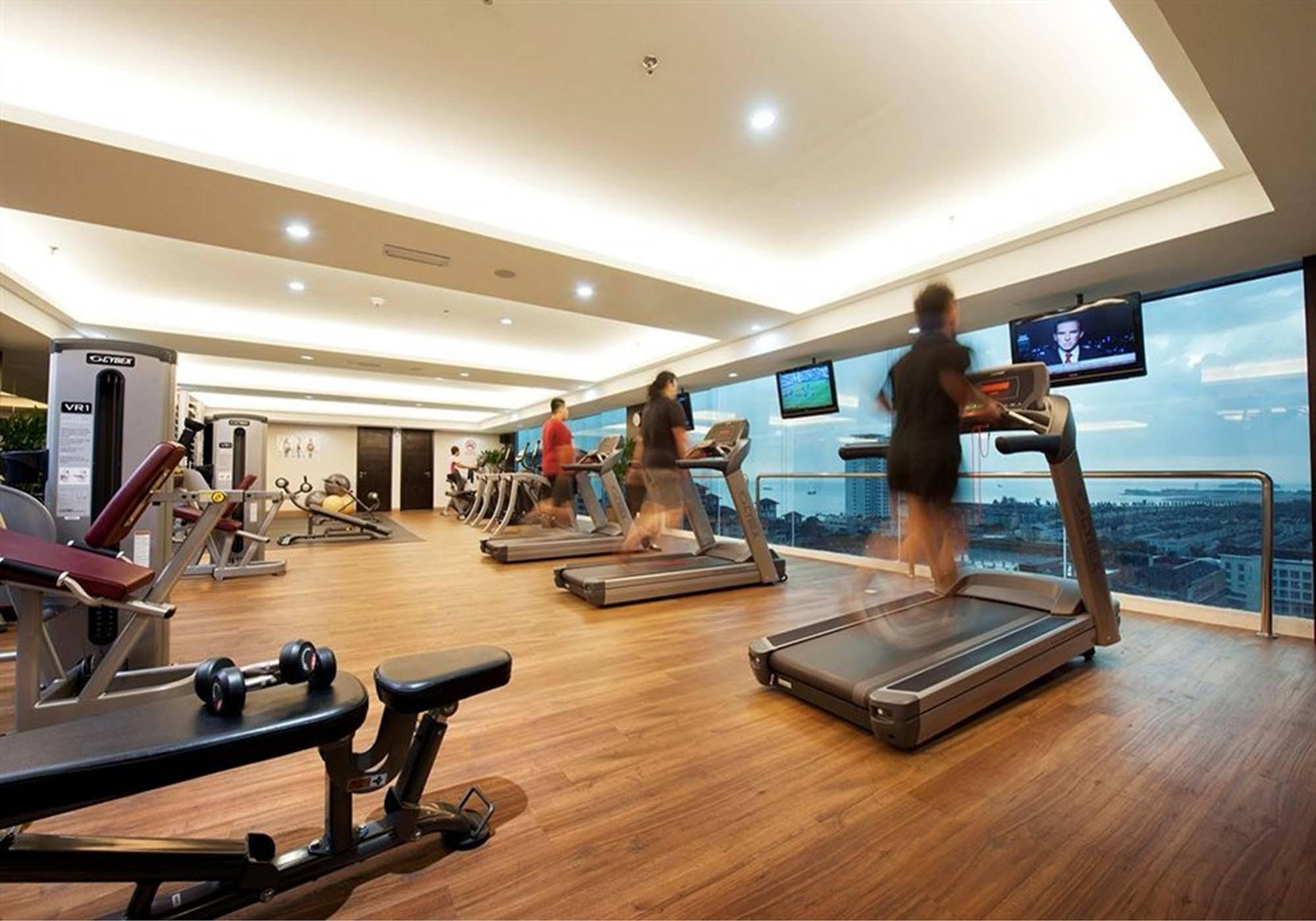 Hatten Hotel Melaka Eksteriør billede The gym at the 39th floor